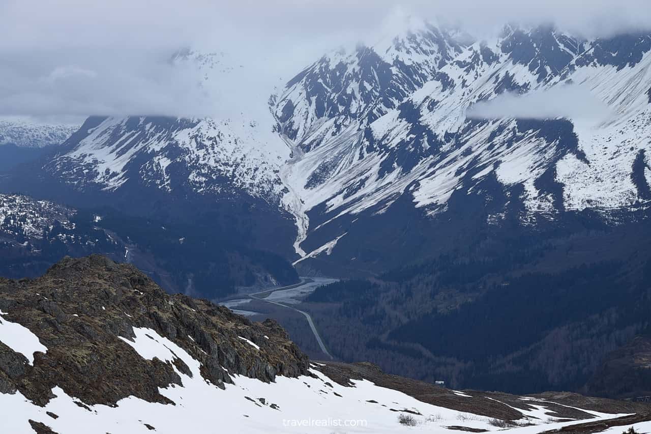 Winding road of Thompson Pass in Alaska, US