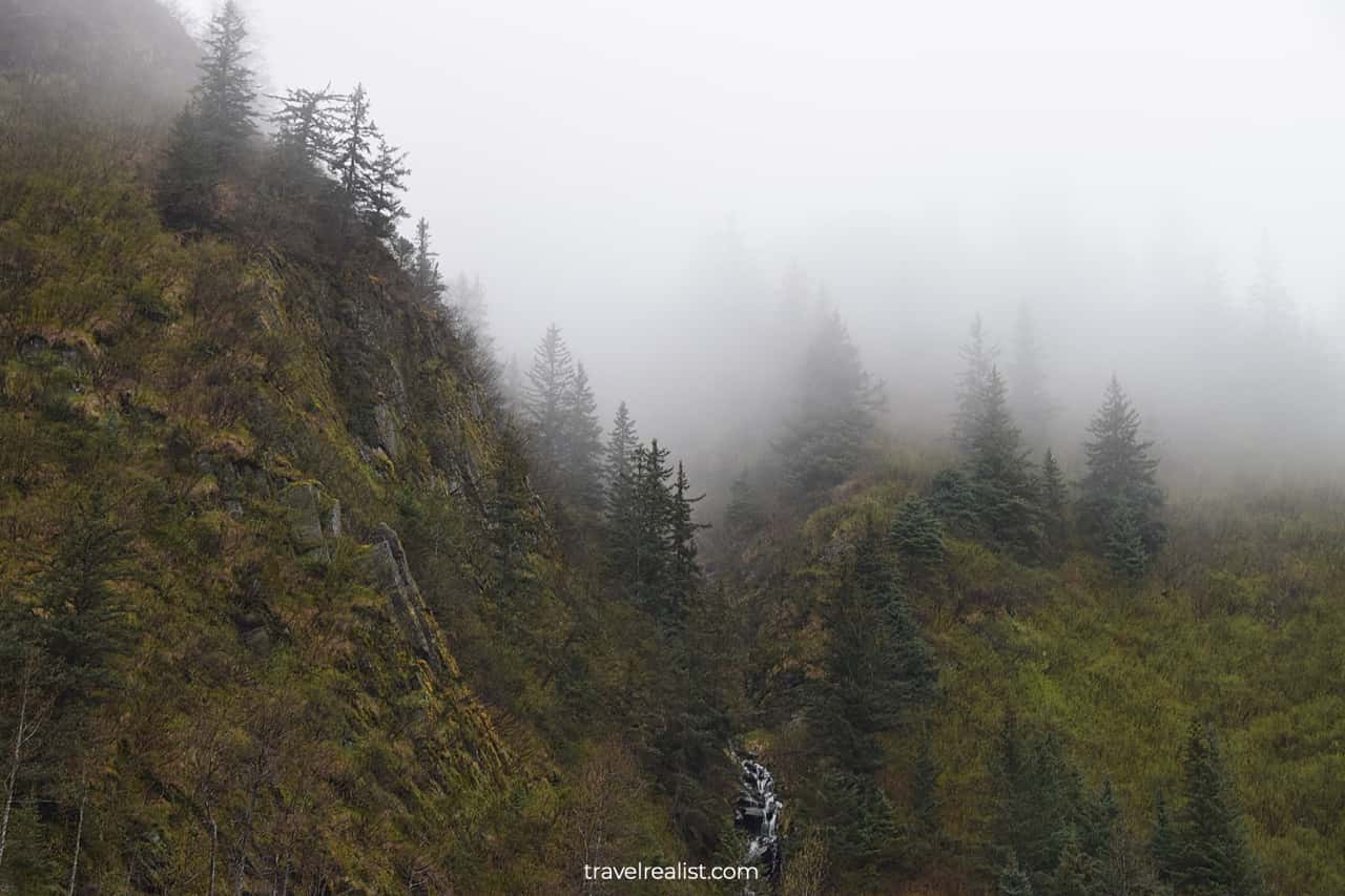 Fog in Keystone Canyon in Alaska, US