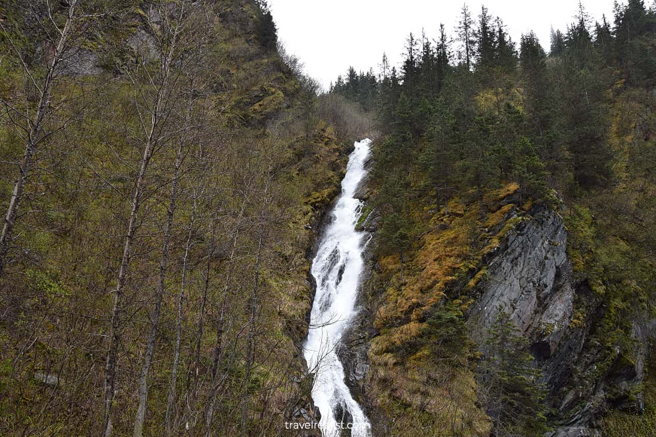 Rudleston Falls in Keystone Canyon in Alaska, US