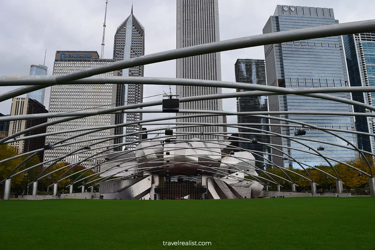Jay Pritzker Pavilion in Millenium Park in Chicago, Illinois, US