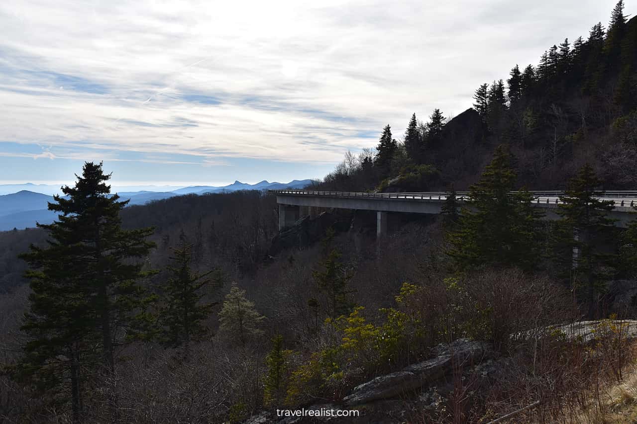 Linn Cove Viaduct on Blue Ridge Parkway in North Carolina, US