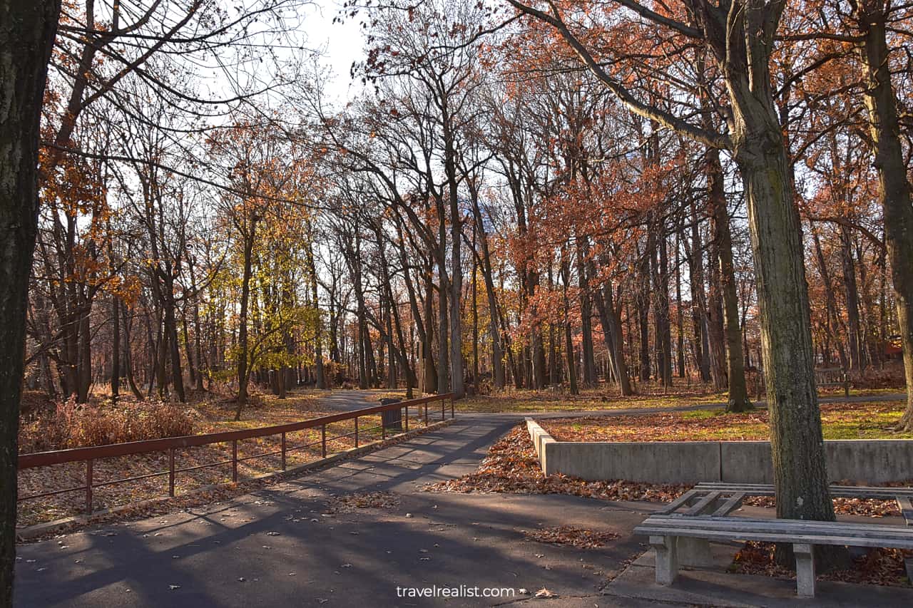 Fall foliage in Fort Lee Historic Park, New Jersey, US