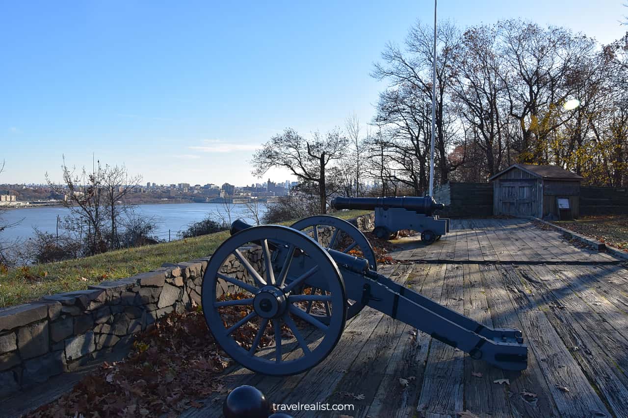 Battery Cannons in Fort Lee Historic Park, New Jersey, US