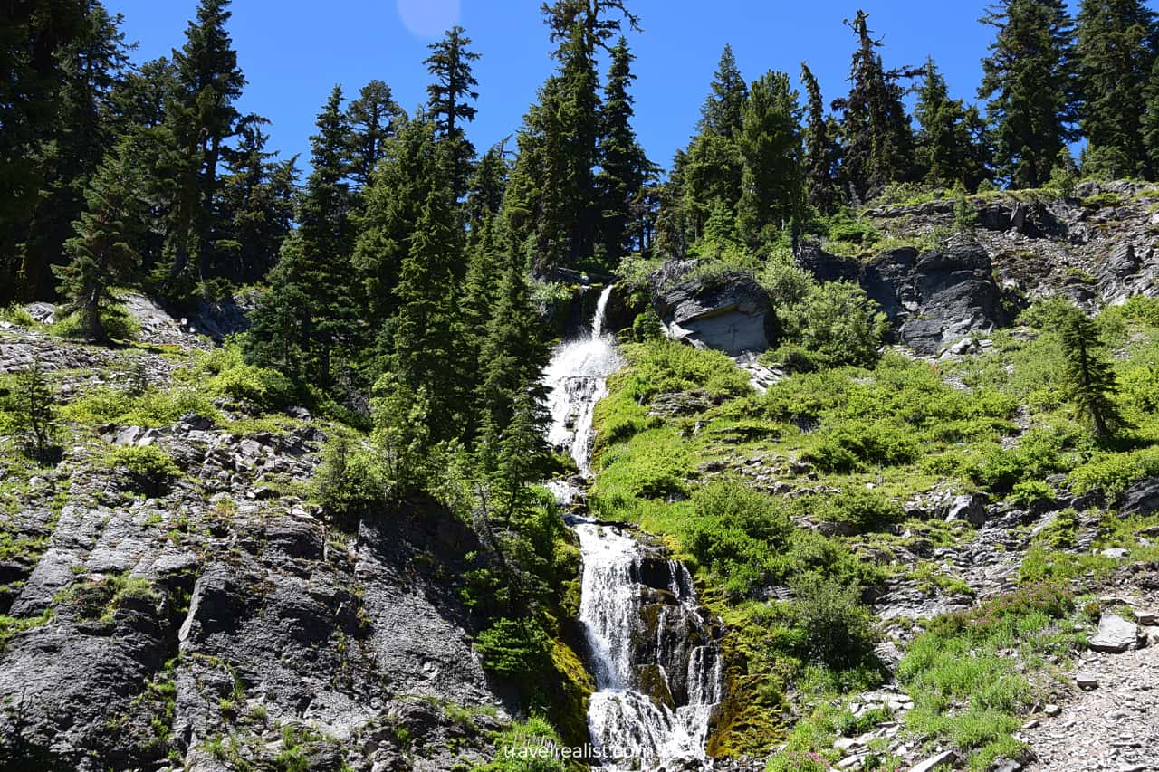 Full view of Vidae Falls in Crater Lake National Park, Oregon, US