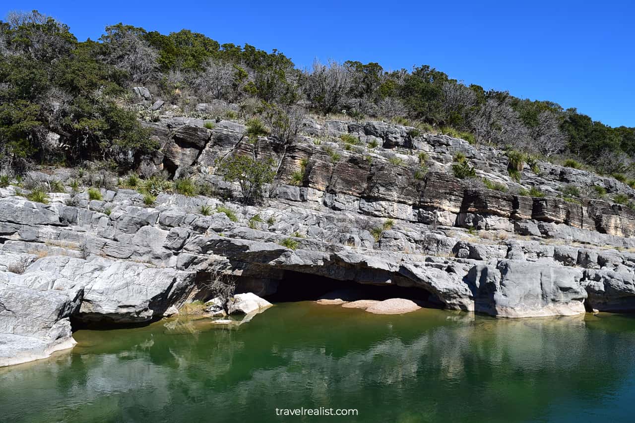 Caves and pools on Pedernales River in Pedernales Falls State Park, Texas, US