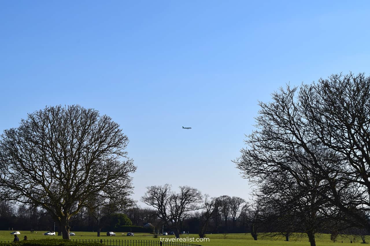 Plane spotting in Malahide Castle and Gardens near Dublin, Ireland