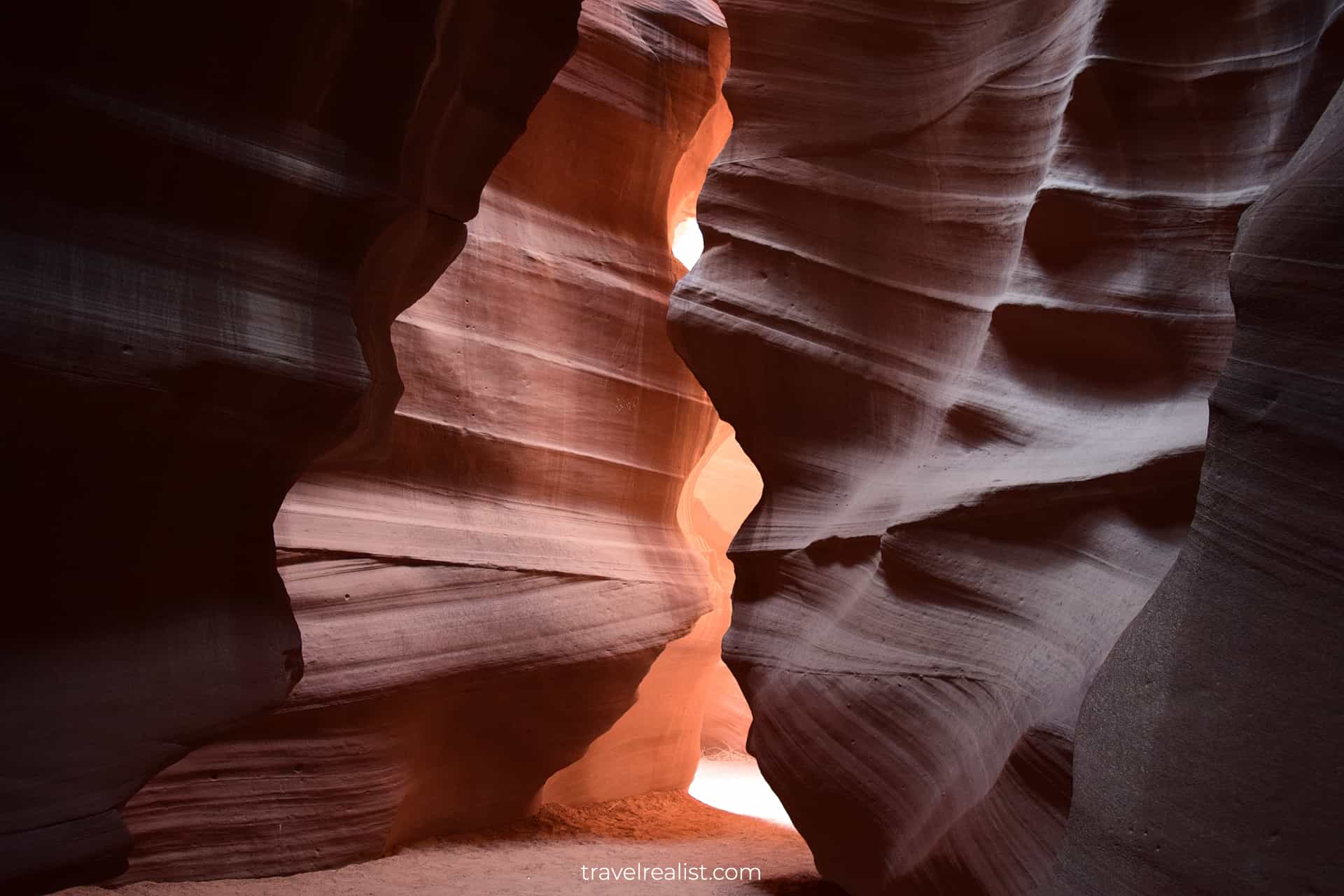 Sunshine in Antelope Canyon, Arizona, US