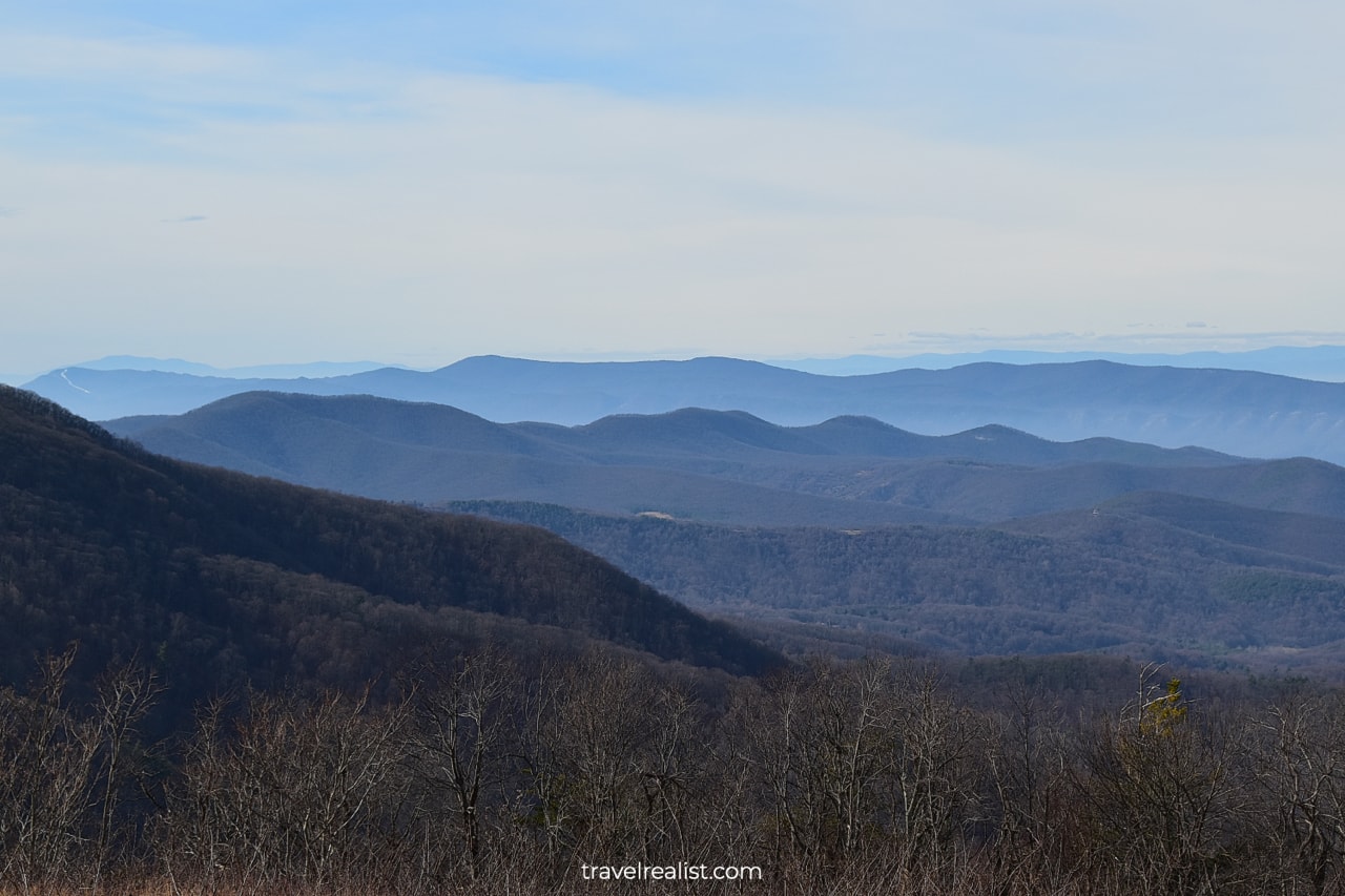 Spitler Knoll Overlook in Shenandoah National Park, Virginia, US