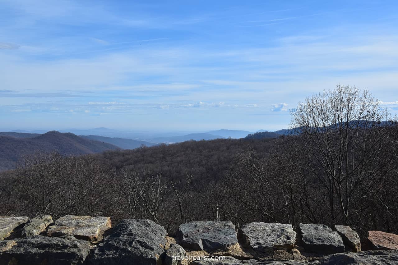 Buck Hollow Overlook in Shenandoah National Park, Virginia, US