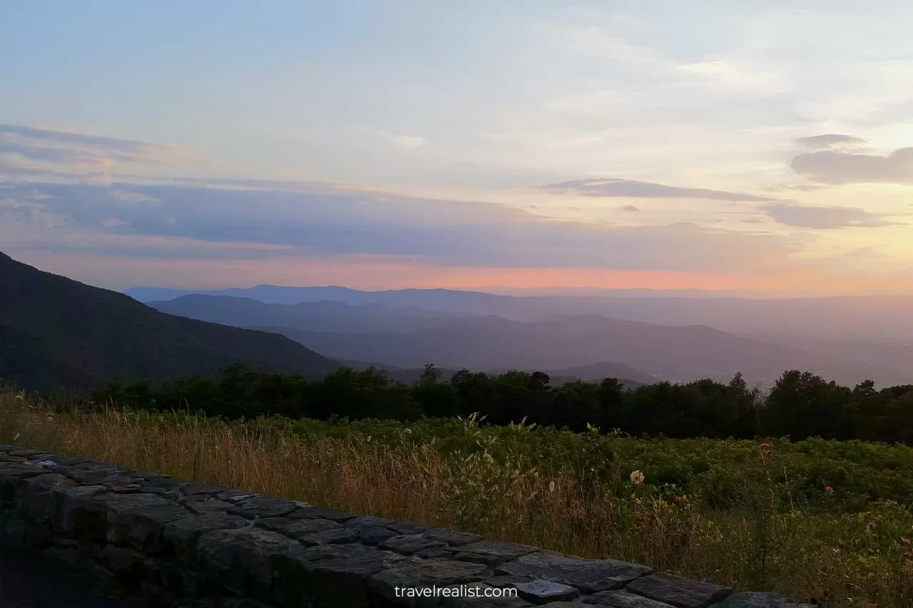 Spitler Knoll Overlook in Shenandoah National Park, Virginia, US