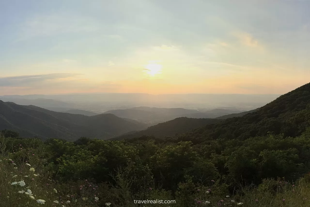 Timber Hollow Overlook in Shenandoah National Park, Virginia, US