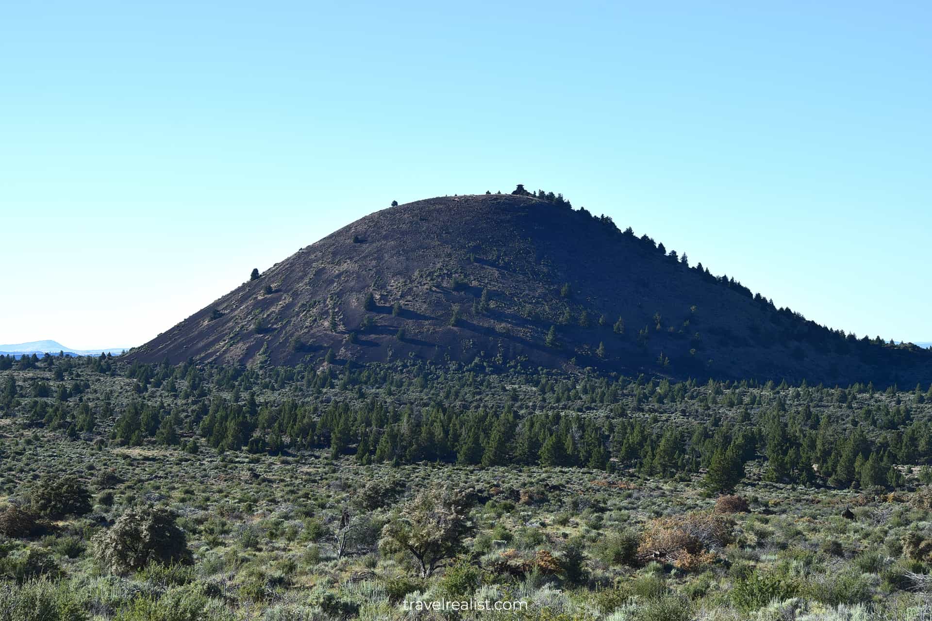 Schonchin Butte in Lava Beds National Monument, California, US