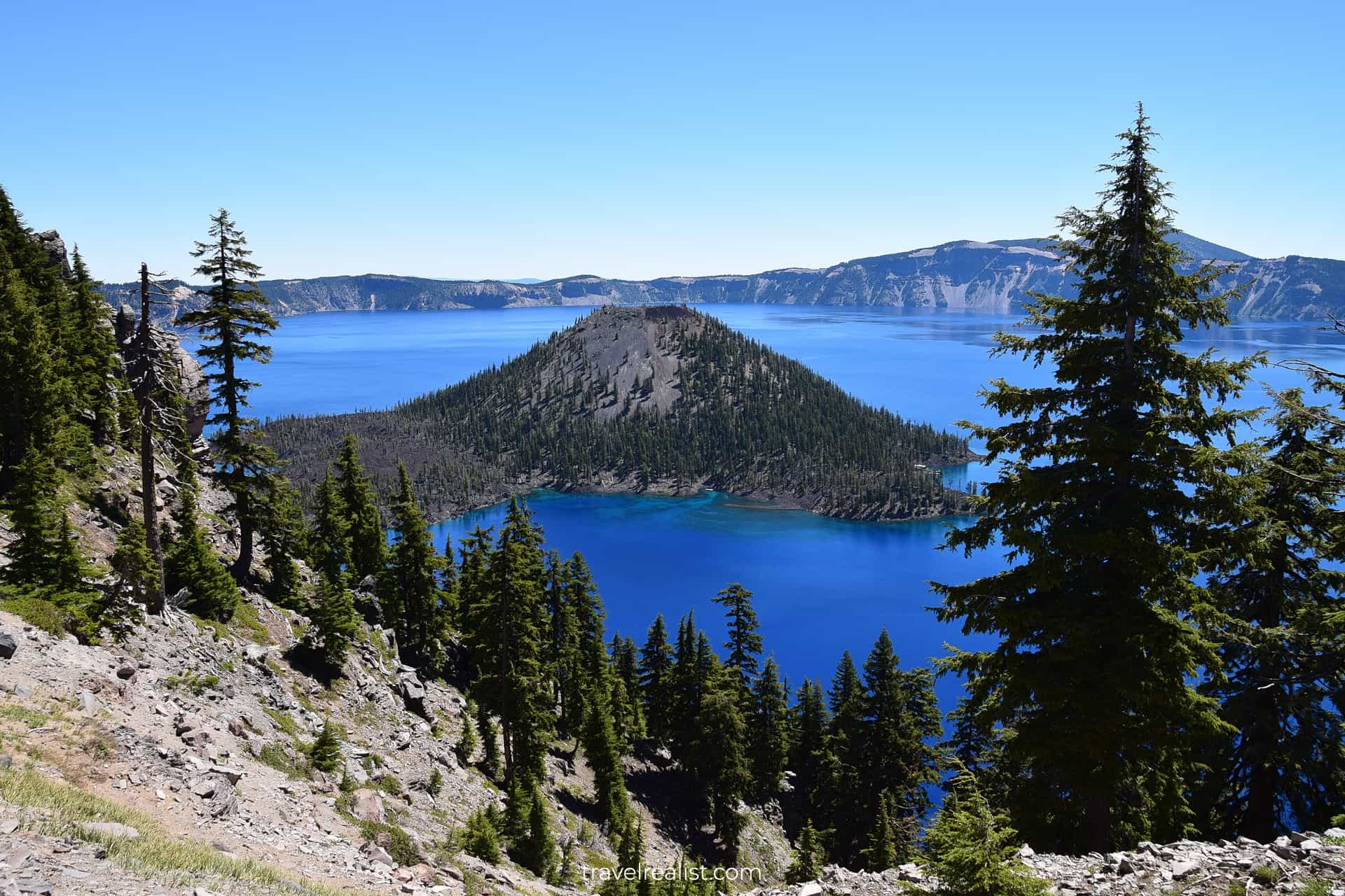Wizard island volcano in Crater Lake National Park, Oregon, US, main stop on Northern California and Oregon Itinerary
