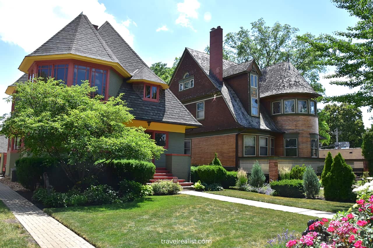 Walter Gale House and Thomas M. Gale House by Frank Lloyd Wright in Oak Park, Illinois, US