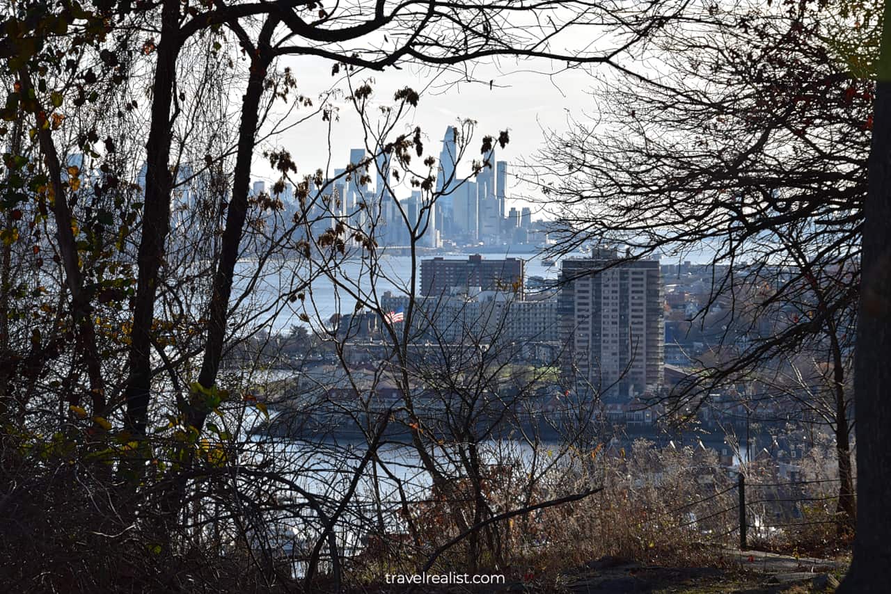 Lower Manhattan views from Fort Lee Historic Park in New Jersey, US