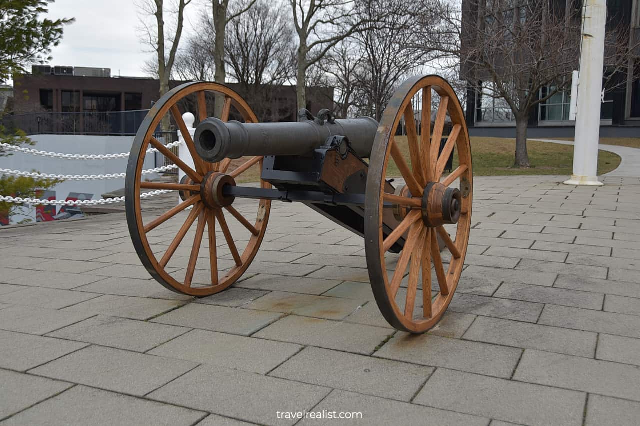 Cannon at Castle Point Lookout in Hoboken, New Jersey, US