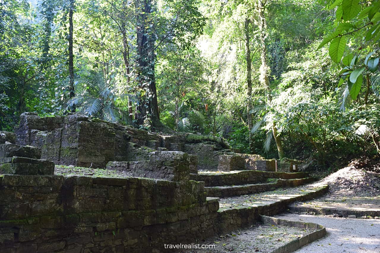 Group B structures in Palenque, Mexico