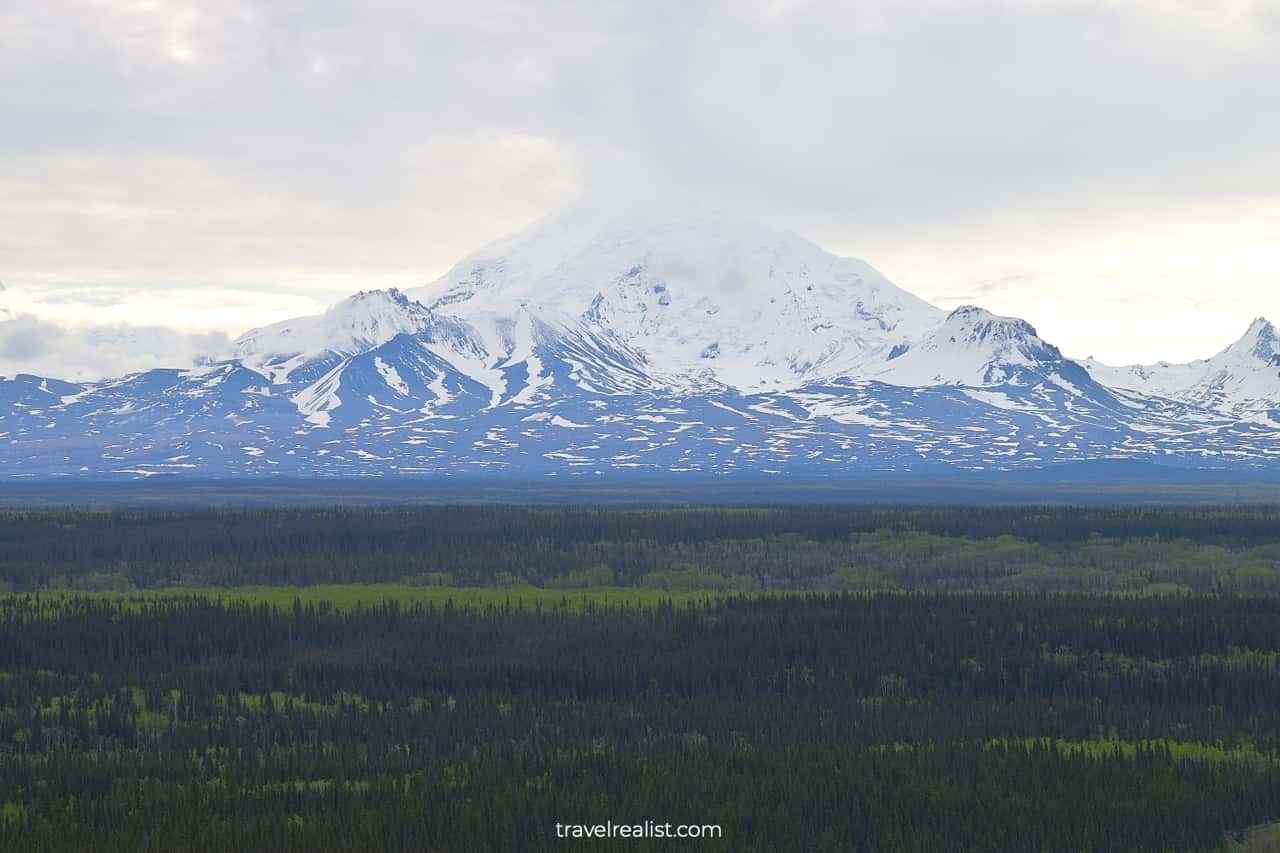 Richardson Highway Viewpoint in Wrangell-St. Elias National Park & Preserve, Alaska, US