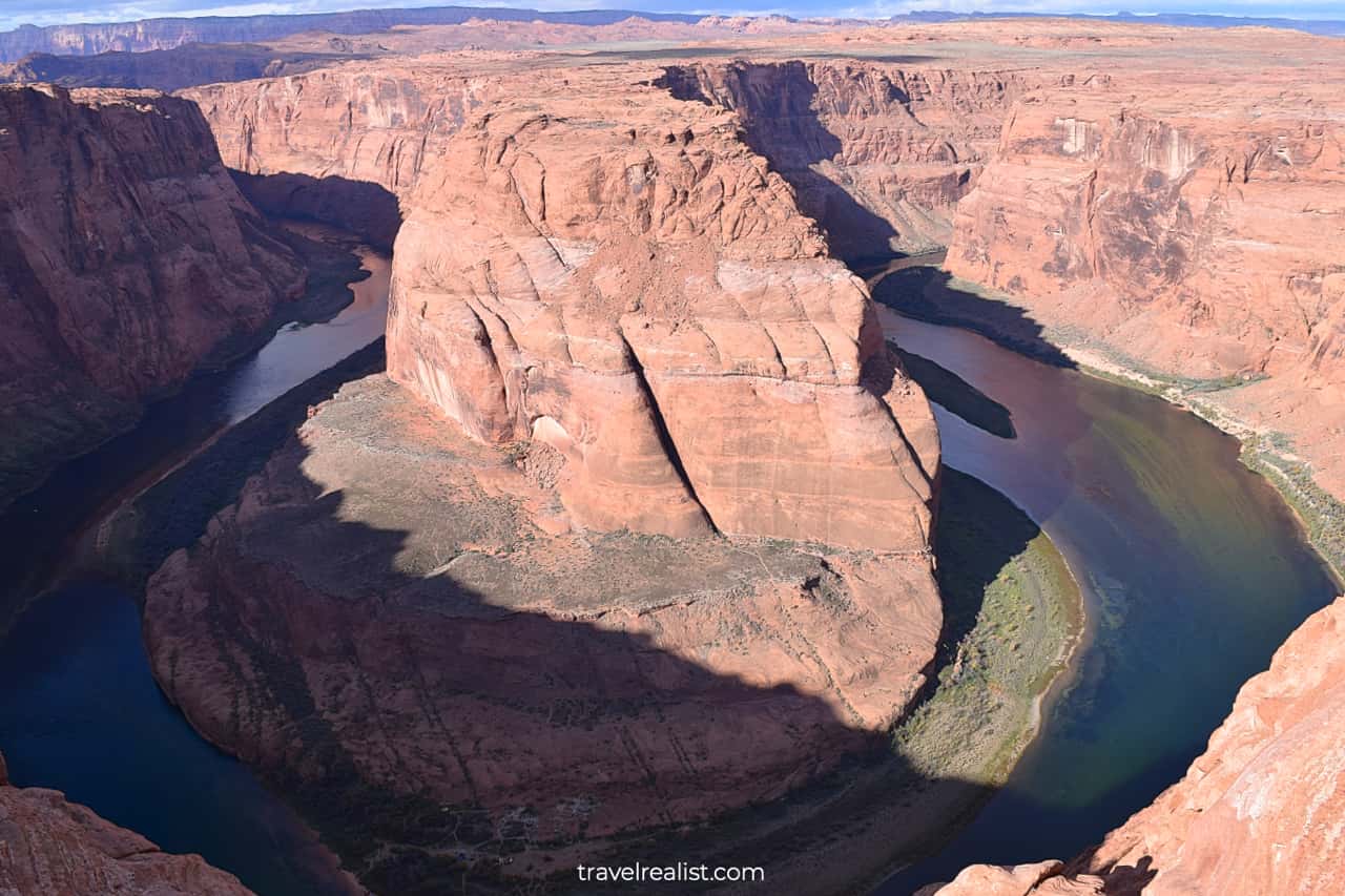 Horseshoe Bend in its glory near Paige, Arizona, US