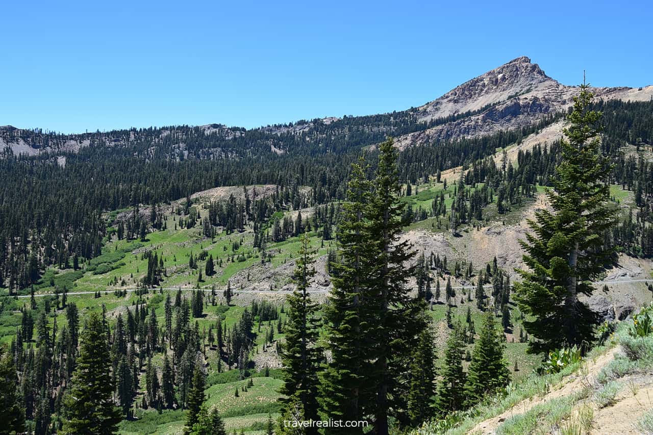 Volcanic Legacy Scenic Byway in Lassen Volcanic National Park, California, US
