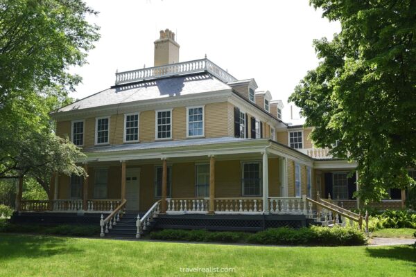 Longfellow House: Tour of 250-Year Old Mansion - Travel Realist