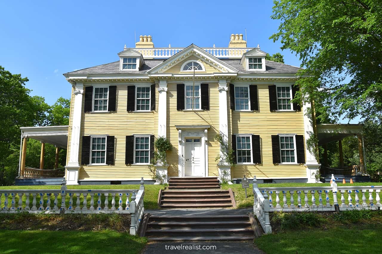 Mansion view in Longfellow House-Washington's Headquarters National Historic Site, Cambridge, Massachusetts, US