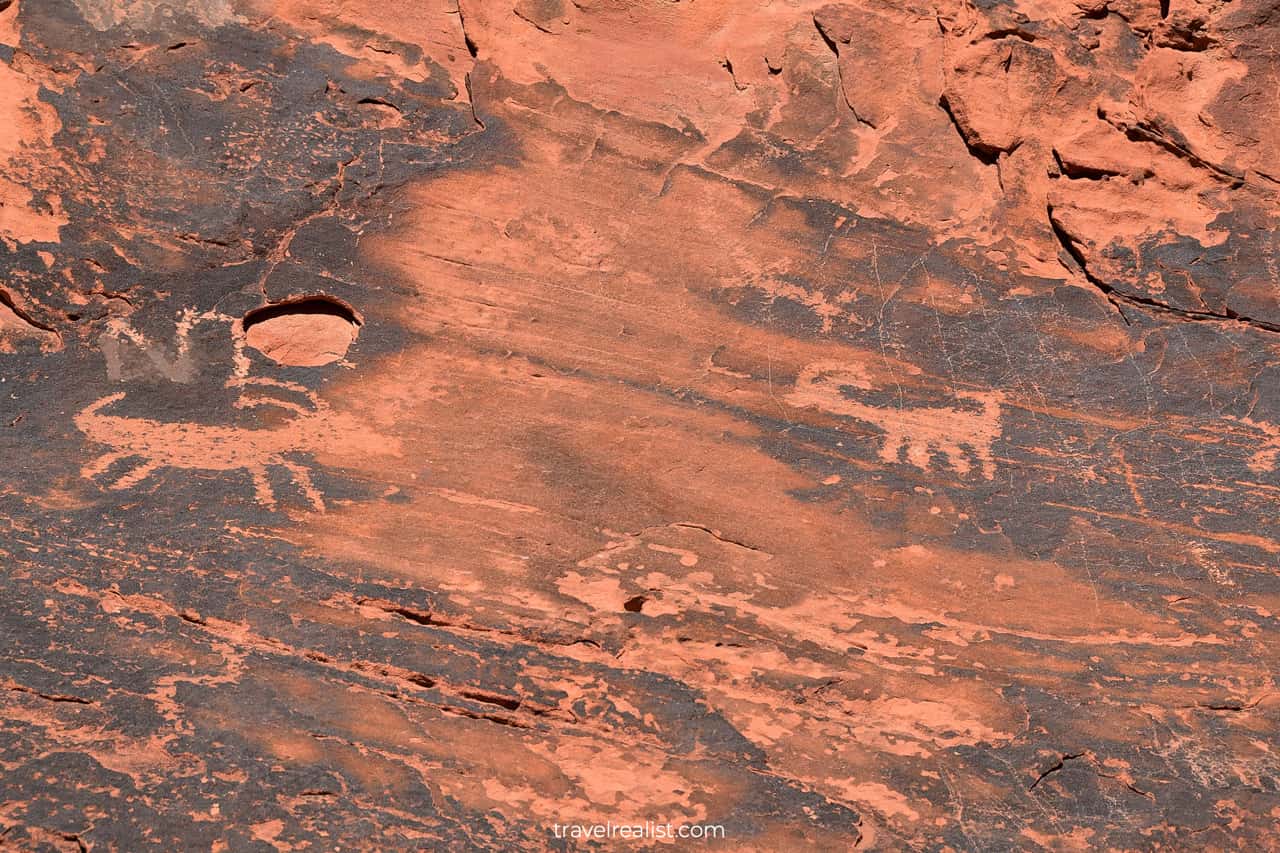 Petroglyphs near the Cabins in Valley of Fire State Park, Nevada, US