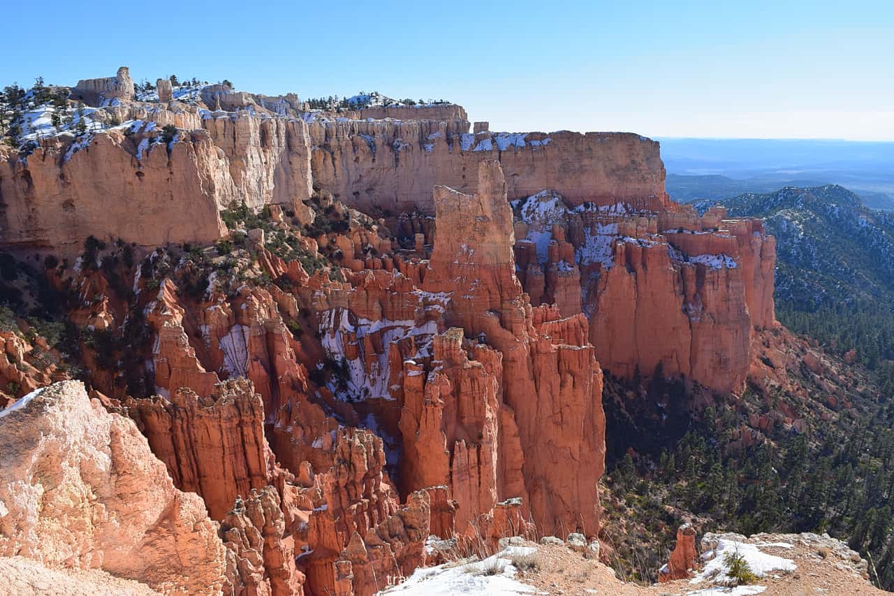 Red, orange, and white rocks in Bryce Canyon National Park, Utah, US